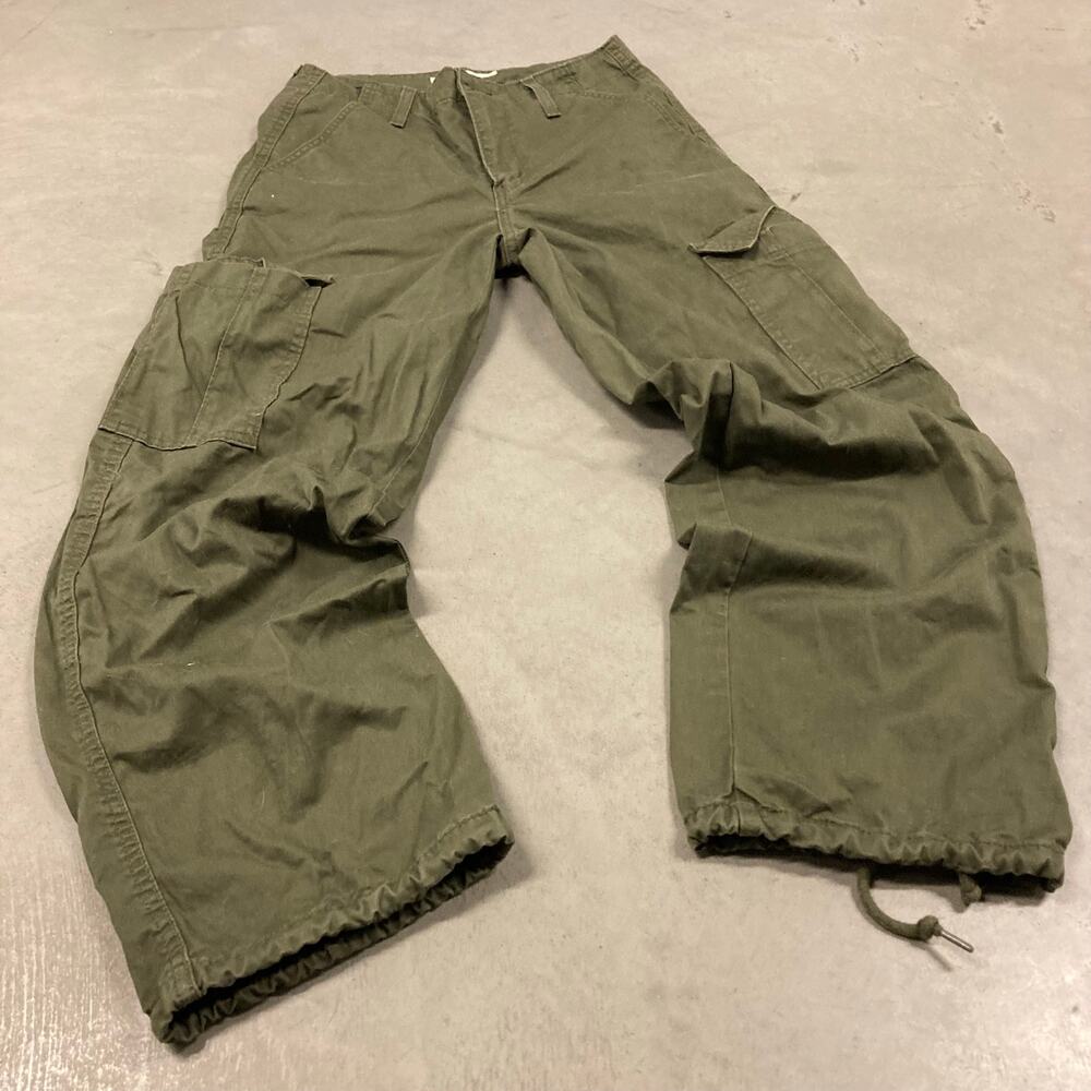 vintage y2k Levi’s cargo pants 26x28